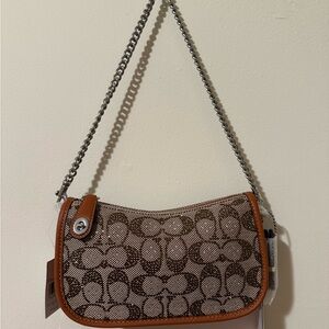 Coach Crystal signature swinger 20